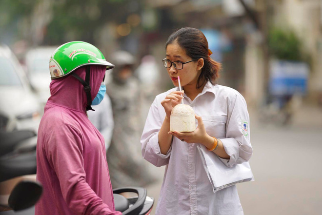 Thi THPT Quốc gia 2019 buổi thứ 2: Thí sinh căng thẳng bước vào môn thi Toán, lo sợ bị điểm liệt-24