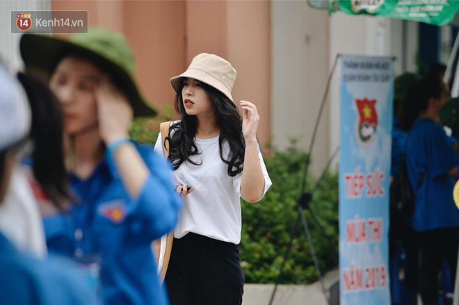 Thi THPT Quốc gia 2019 buổi thứ 2: Thí sinh căng thẳng bước vào môn thi Toán, lo sợ bị điểm liệt-26