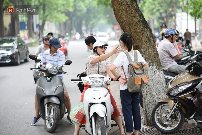 Thi THPT Quốc gia 2019 buổi thứ 2: Thí sinh căng thẳng bước vào môn thi Toán, lo sợ bị điểm liệt-29