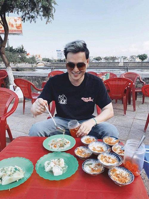 Chẳng mặn mà showbiz, Hoàng tử sơn ca Quang Vinh đi khắp nơi, ăn toàn món lạ đời-3