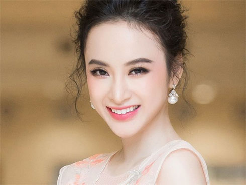 Còn đâu Nữ hoàng sexy, Angela Phương Trinh giờ đây ăn vận nền nã hơn xưa bội phần-16