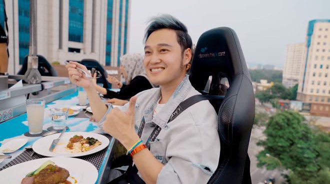 Chẳng mặn mà showbiz, Hoàng tử sơn ca Quang Vinh đi khắp nơi, ăn toàn món lạ đời-18