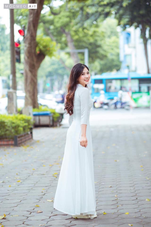 Nữ sinh khiến dân mạng truy tìm sau khi kết thúc buổi thi môn Văn kỳ thi THPT Quốc gia-8