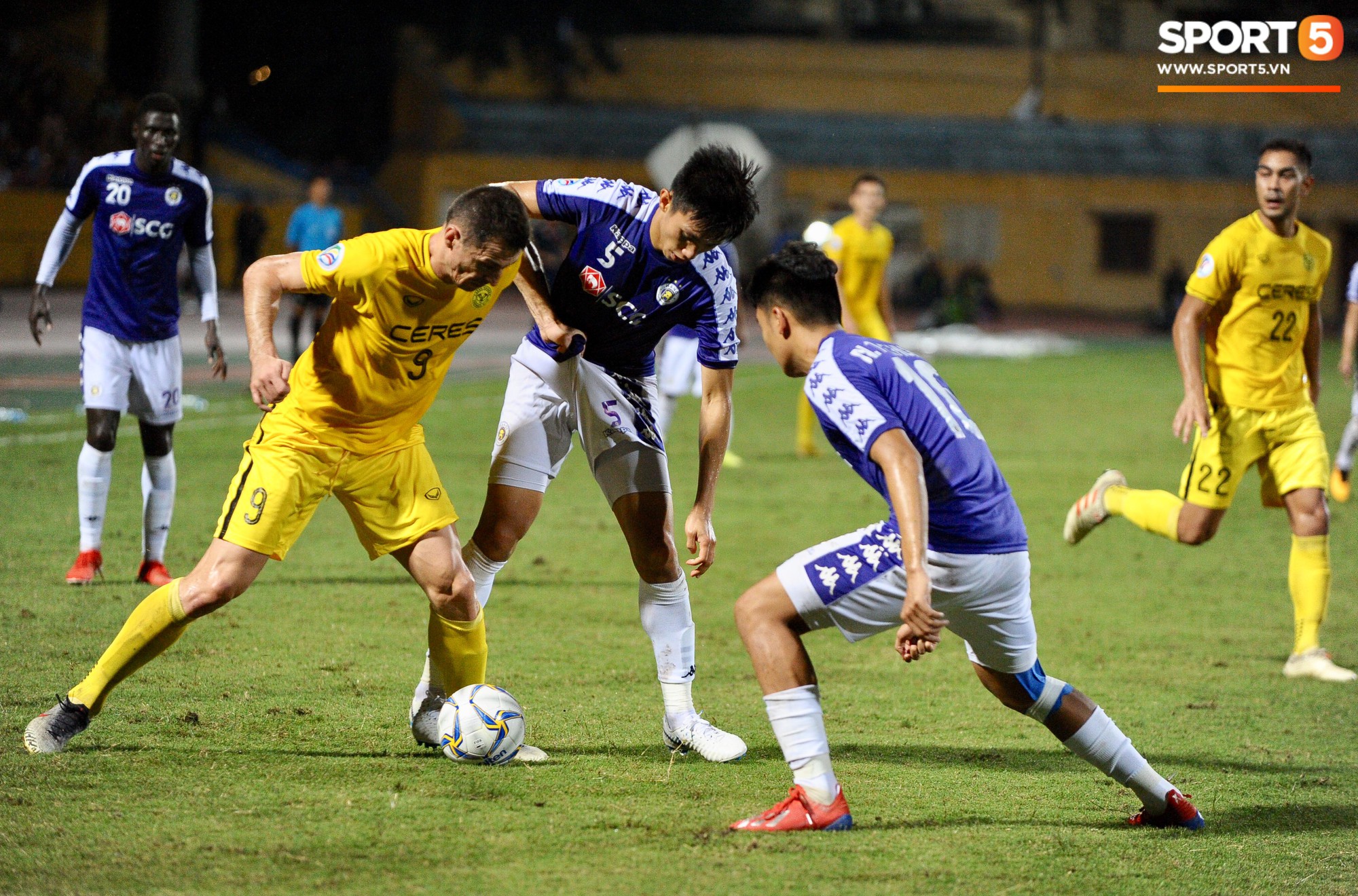 Trước tin đồn đến châu Âu thi đấu, Đoàn Văn Hậu vẫn nỗ lực hết mình vì Hà Nội FC-5