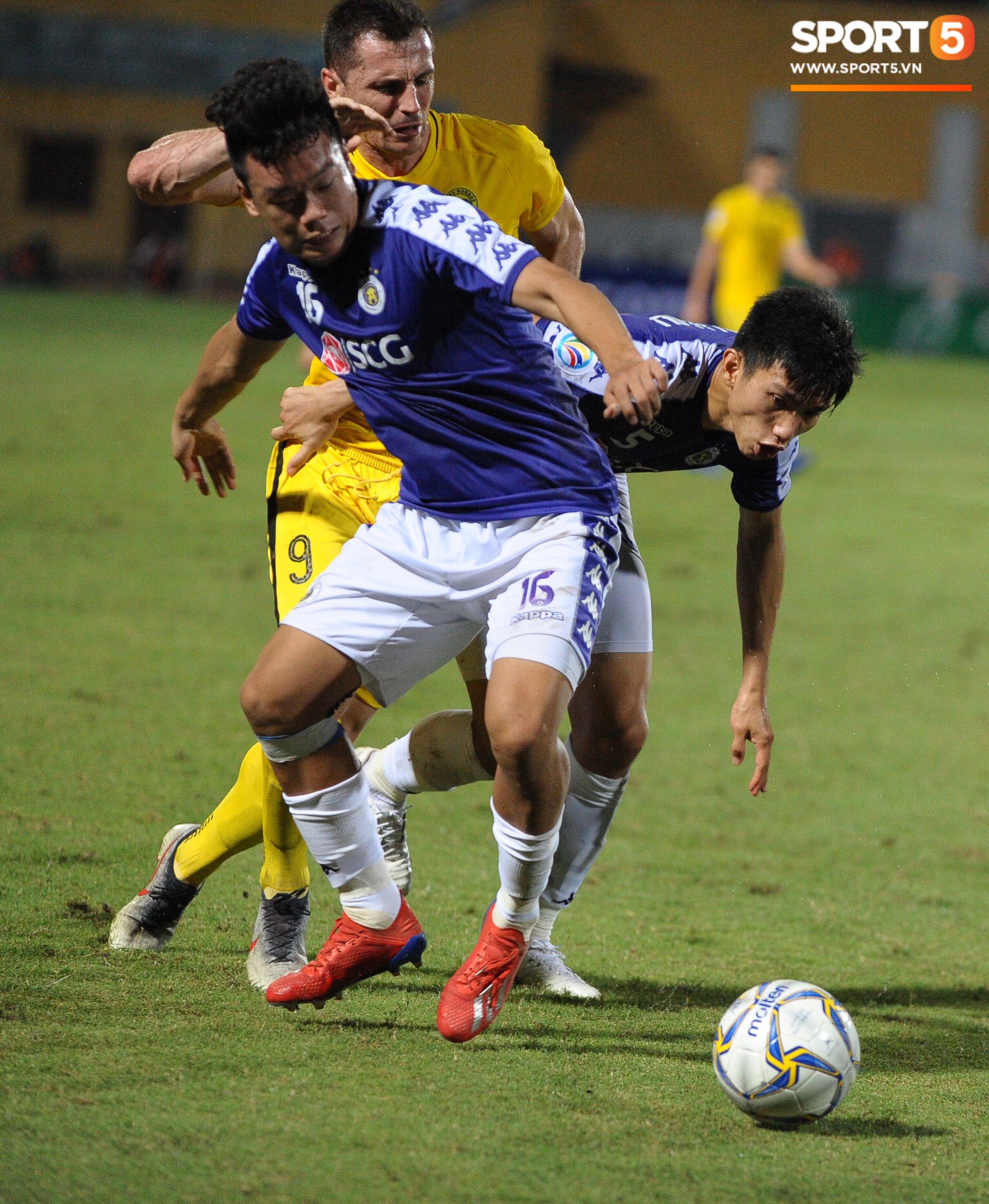 Trước tin đồn đến châu Âu thi đấu, Đoàn Văn Hậu vẫn nỗ lực hết mình vì Hà Nội FC-10