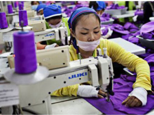 Chính sách có hiệu lực từ tháng 9: Nhân viên karaoke phải đeo biển tên-3