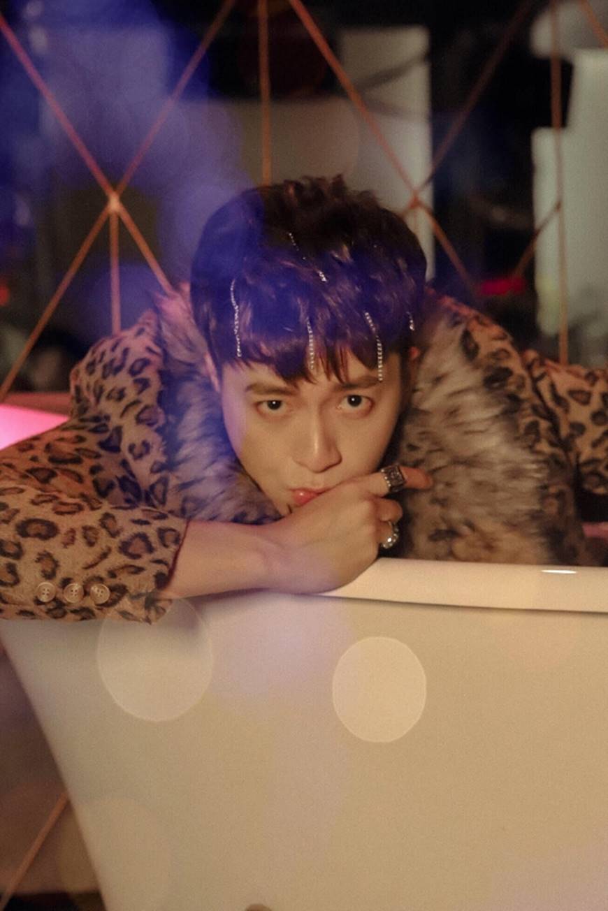 Ngô Kiến Huy tung hình đội vương miện đón tuổi mới-10