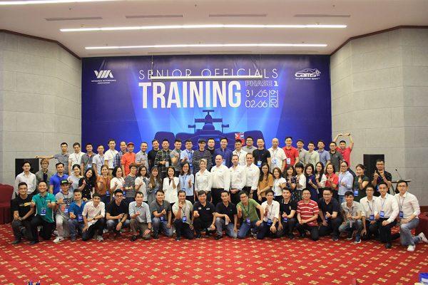 Tuyển cán bộ điều hành cấp cao chặng đua F1 Việt Nam 2020-1