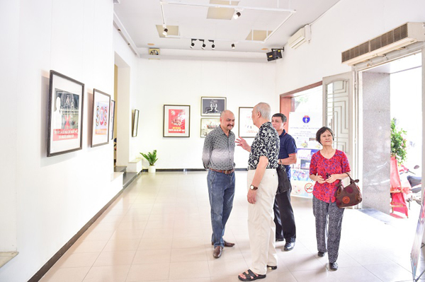 Triển lãm tranh cổ động Cuộc sống không khói thuốc năm 2019-3
