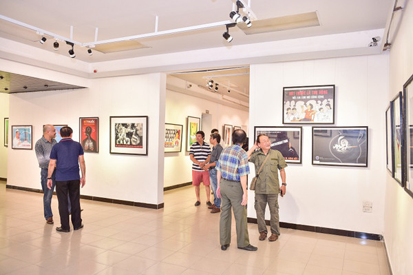 Triển lãm tranh cổ động Cuộc sống không khói thuốc năm 2019-4