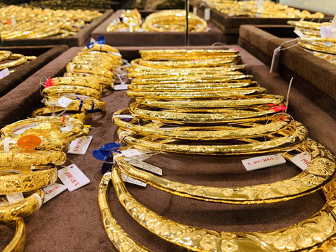 Soi nguyên nhân khiến giá vàng trong nước tăng phi mã-3
