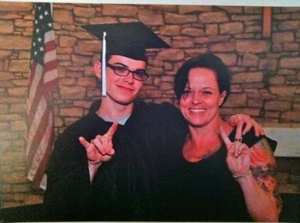 Cậu bé 13 tuổi giết chết em gái rồi tự đi đầu thú để trả thù mẹ-2