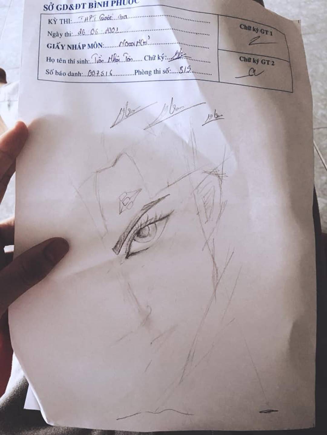Đề khó không làm được bài, sĩ tử dành hết thời gian tạo ra những siêu phẩm hội hoạ trên giấy nháp-7