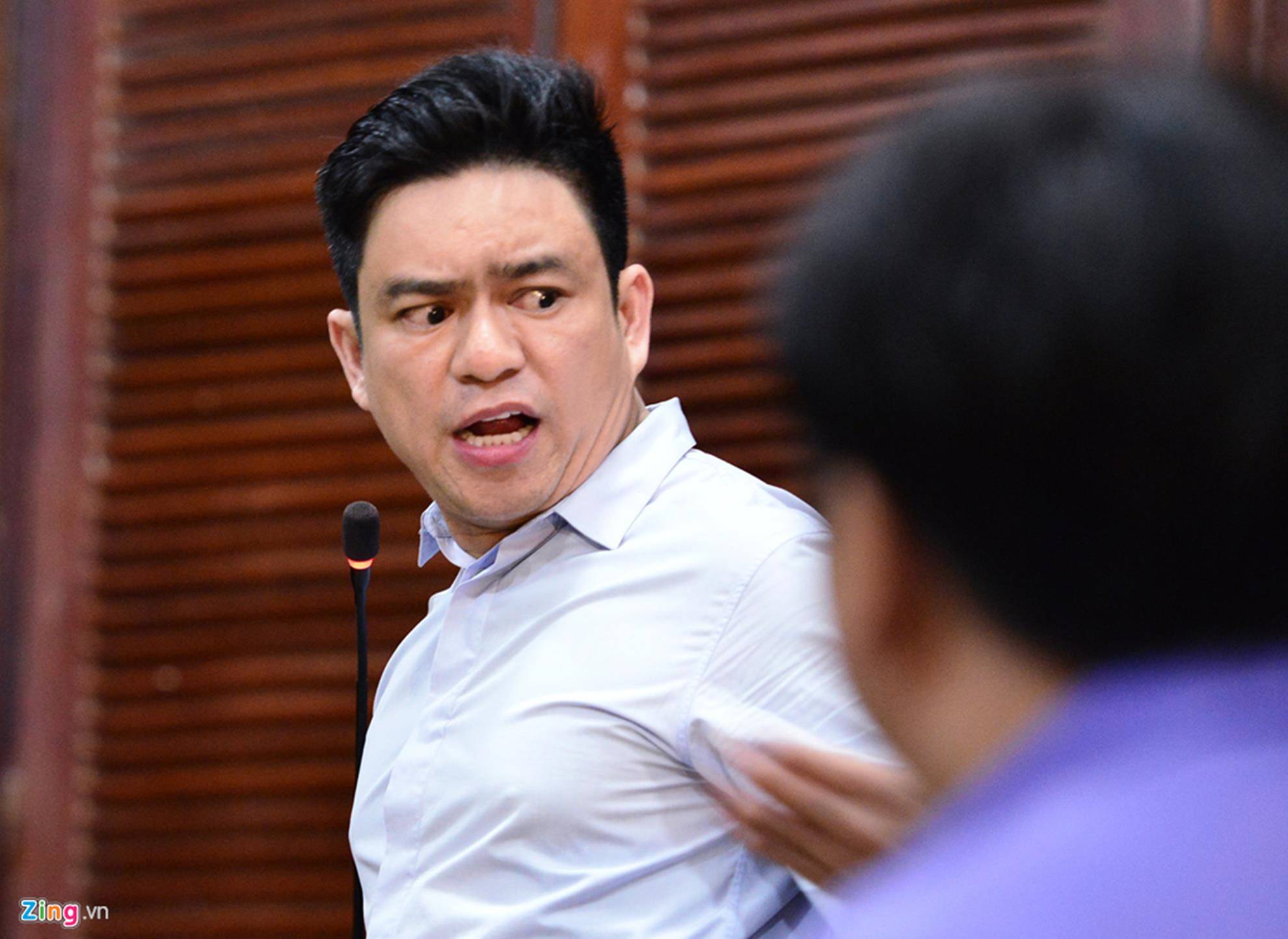 Những biểu cảm trong ngày xử vụ chém bác sĩ Chiêm Quốc Thái-7