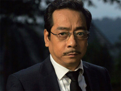 Lộ hình ảnh NSND Hoàng Dũng hôn phản cảm Bảo Hân Về nhà đi con” sau ồn ào cảnh cáo một diễn viên mới hỗn láo-3