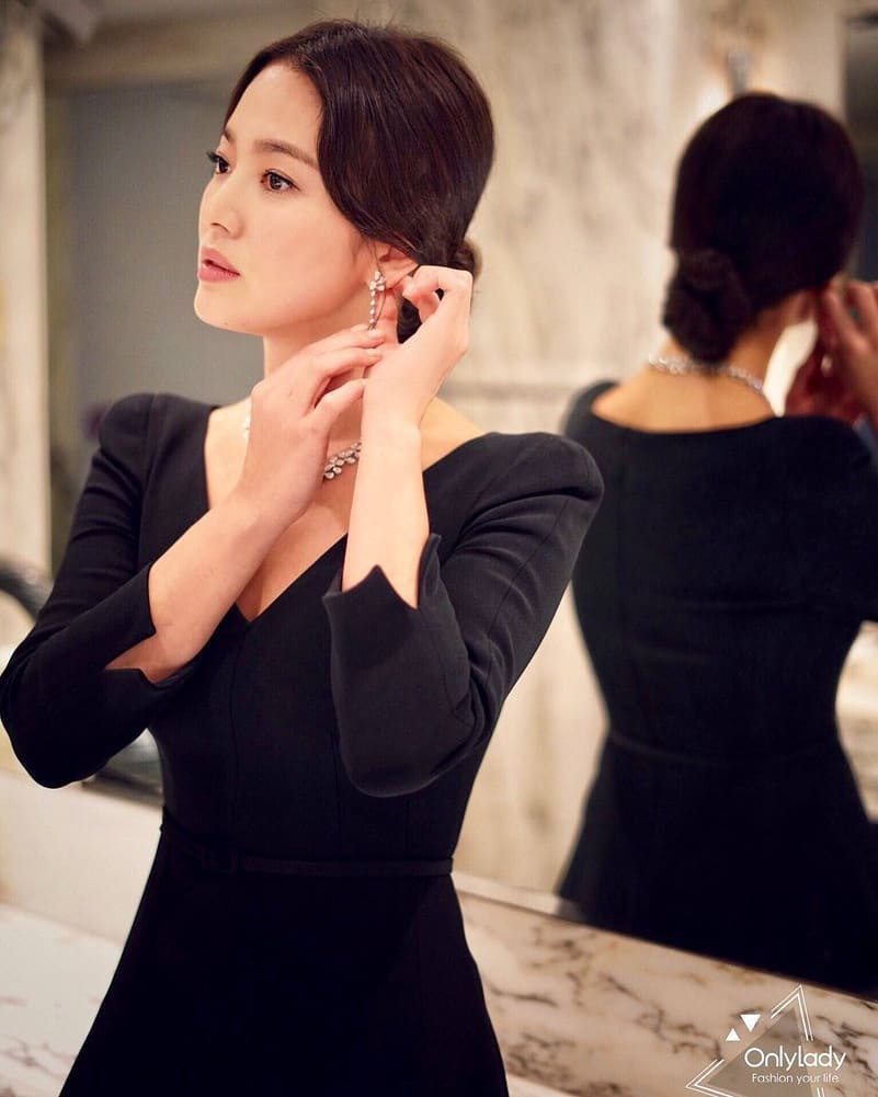 Ngay sau khi tháo nhẫn cưới: Style của Song Hye Kyo đã tiến bộ vượt bậc, không còn nhạt như nước ốc” giống trước kia-8