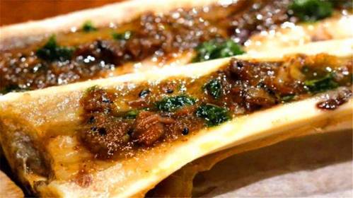 Chẳng ai ngờ được khúc xương không có tí thịt lại lột xác thành món ăn cực kỳ sang chảnh-1