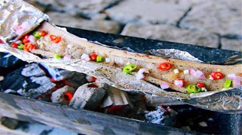 Chẳng ai ngờ được khúc xương không có tí thịt lại lột xác thành món ăn cực kỳ sang chảnh-2