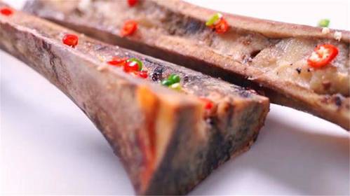 Chẳng ai ngờ được khúc xương không có tí thịt lại lột xác thành món ăn cực kỳ sang chảnh-4