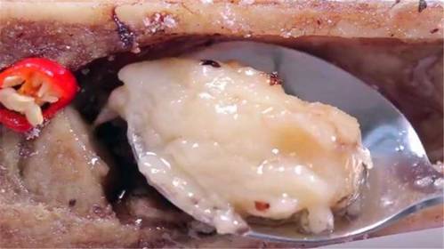 Chẳng ai ngờ được khúc xương không có tí thịt lại lột xác thành món ăn cực kỳ sang chảnh-6