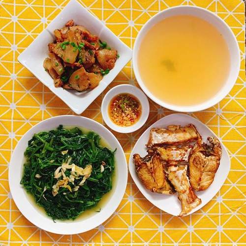 Gái Quảng Ninh lấy chồng cầu thủ, nấu bữa nào cũng hoành tráng khiến chồng đi xa chỉ muốn về-4