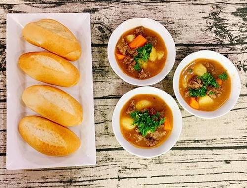 Gái Quảng Ninh lấy chồng cầu thủ, nấu bữa nào cũng hoành tráng khiến chồng đi xa chỉ muốn về-6