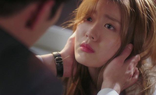 Lập mưu theo dõi bạn trai ngoại tình, tôi chết lặng khi thấy người đó quay lưng-1