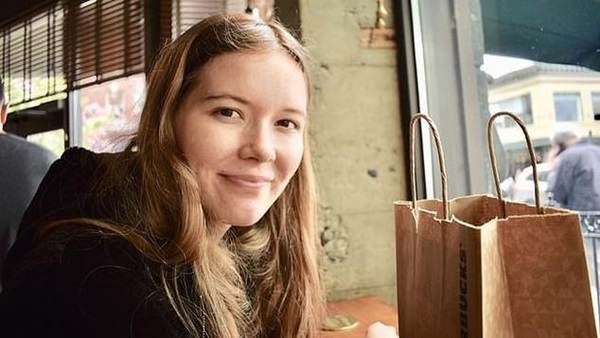 Lặn ngắm san hô, cô gái 21 tuổi mất mạng vì bị đàn cá mập tấn công, mẹ trên bờ bất lực gào thét nhìn con bị cắn xé-1