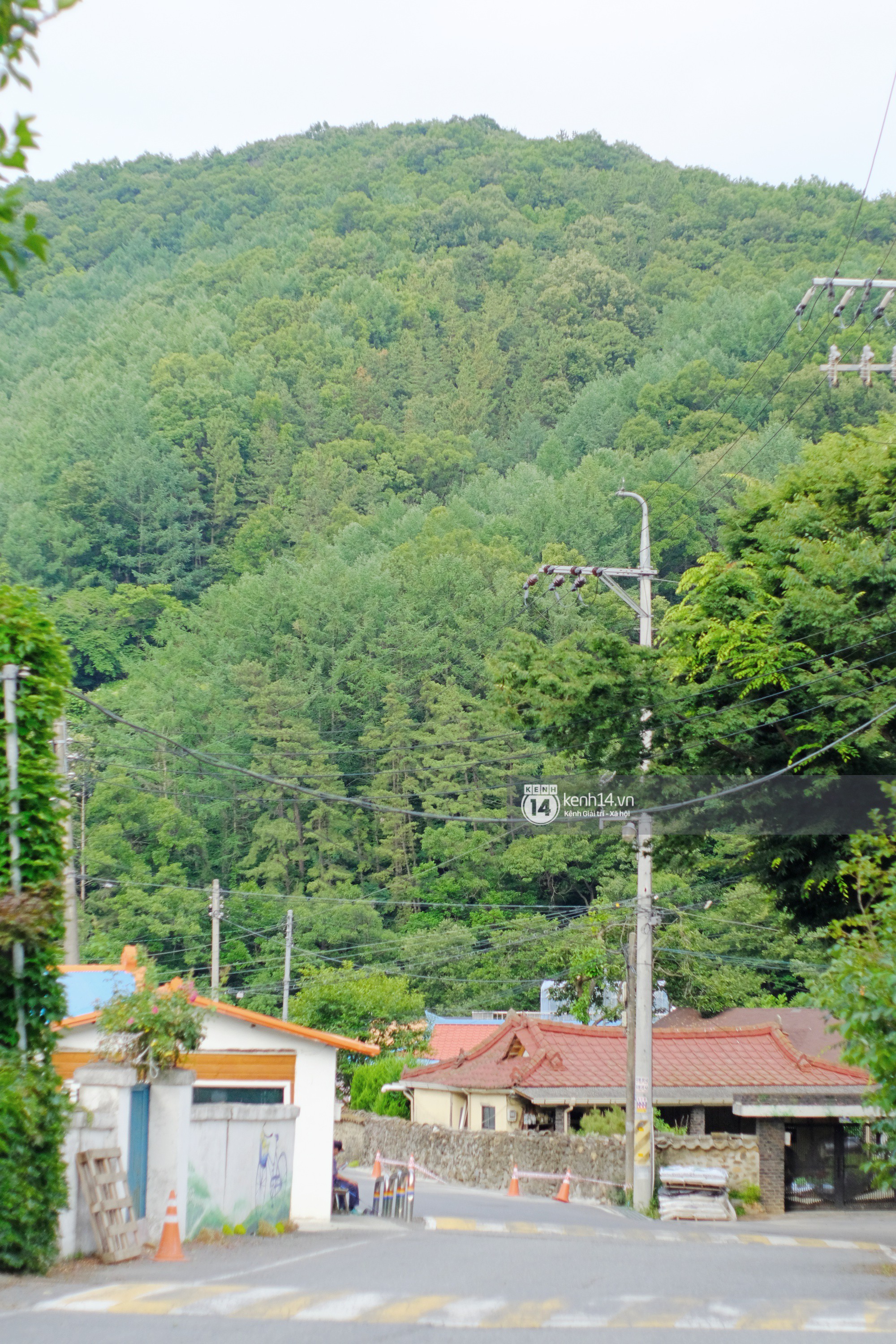 Nhà bố mẹ Song Song vẫn văng vẳng giọng nói Song Hye Kyo, chiếc xe trẻ con yên bình giữa bão ly dị-3