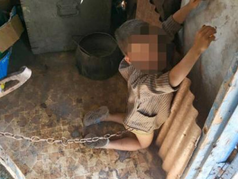 Thấy con im lặng bất thường, mẹ từ bếp chạy vào thấy cảnh tượng hãi hùng đến nỗi đánh không được, mắng cũng chả xong-4