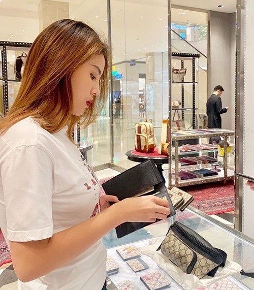 Kỳ Duyên liên tiếp lộ thân hình lúc thì vâm như lực sĩ, lúc lại xồ xề như bà đẻ-10