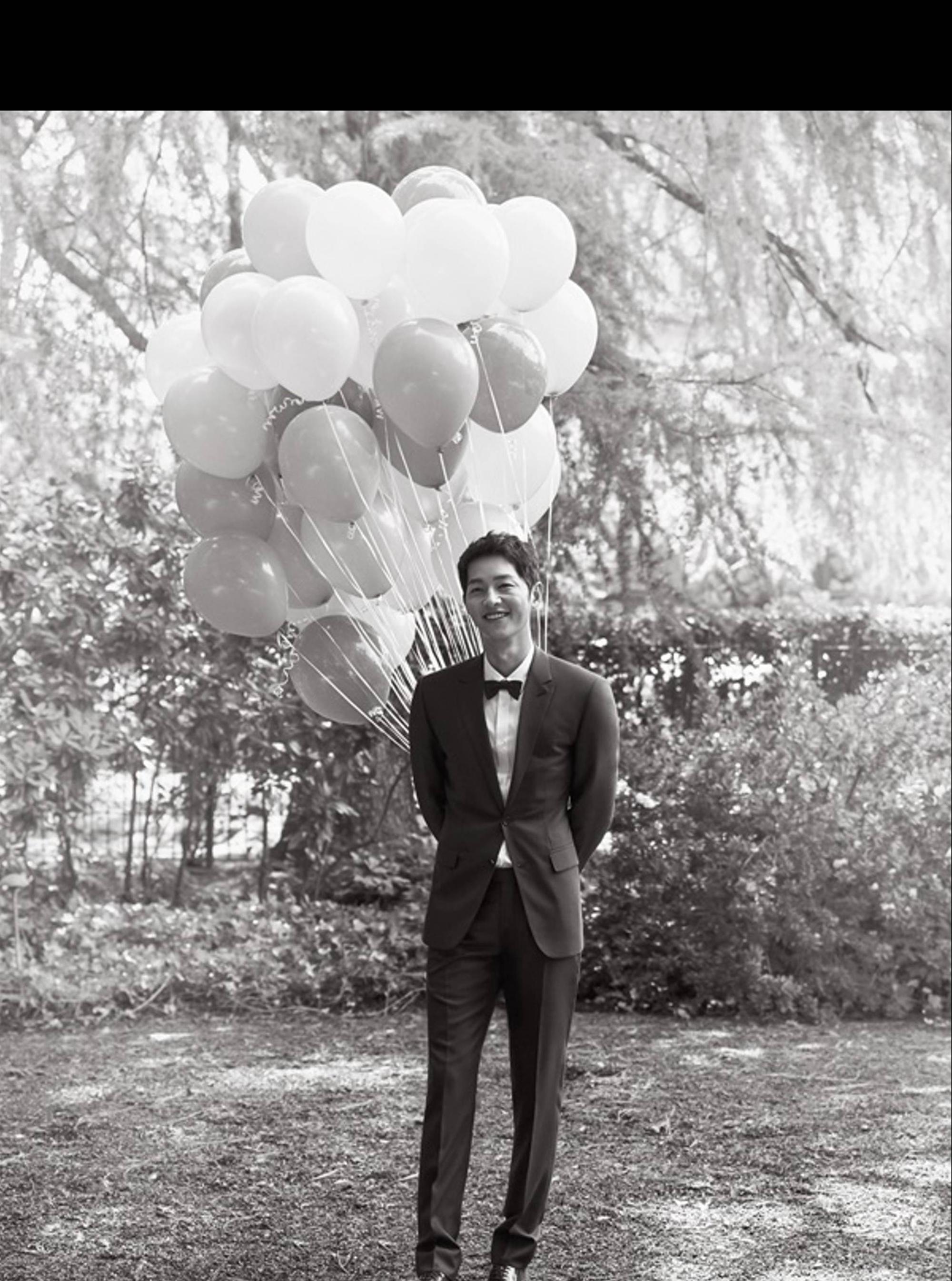 Đau lòng nhất hôm nay: 2 ngày sau khi đệ đơn ly hôn, Song Hye Kyo vẫn giữ bức ảnh cưới 4 triệu like từ 2 năm trước-5