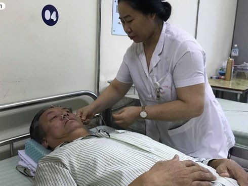 Sai lầm khi tránh nắng mùa hè, nhiều người bị méo miệng, liệt mặt
