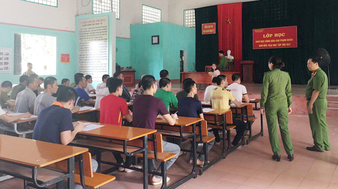 Vợ Tàng Keangnam may vá thành thạo, nhớ nhất mẹ chồng khi ở trong trại giam-2