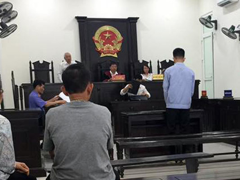 Gã đàn ông xâm hại bé gái 9 tuổi là chủ nhà máy gạo, đã có vợ và 3 con nhỏ-2