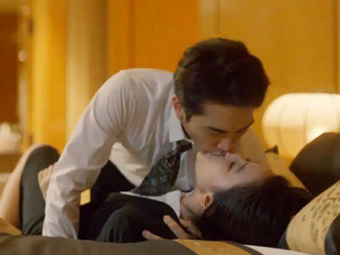 Vợ hừng hực khí thế tới gặp mặt kẻ thứ 3 tìm cách níu chồng về, nào ngờ vừa gặp mặt vợ đã phá lên cười rồi về viết ngay đơn ly hôn-3