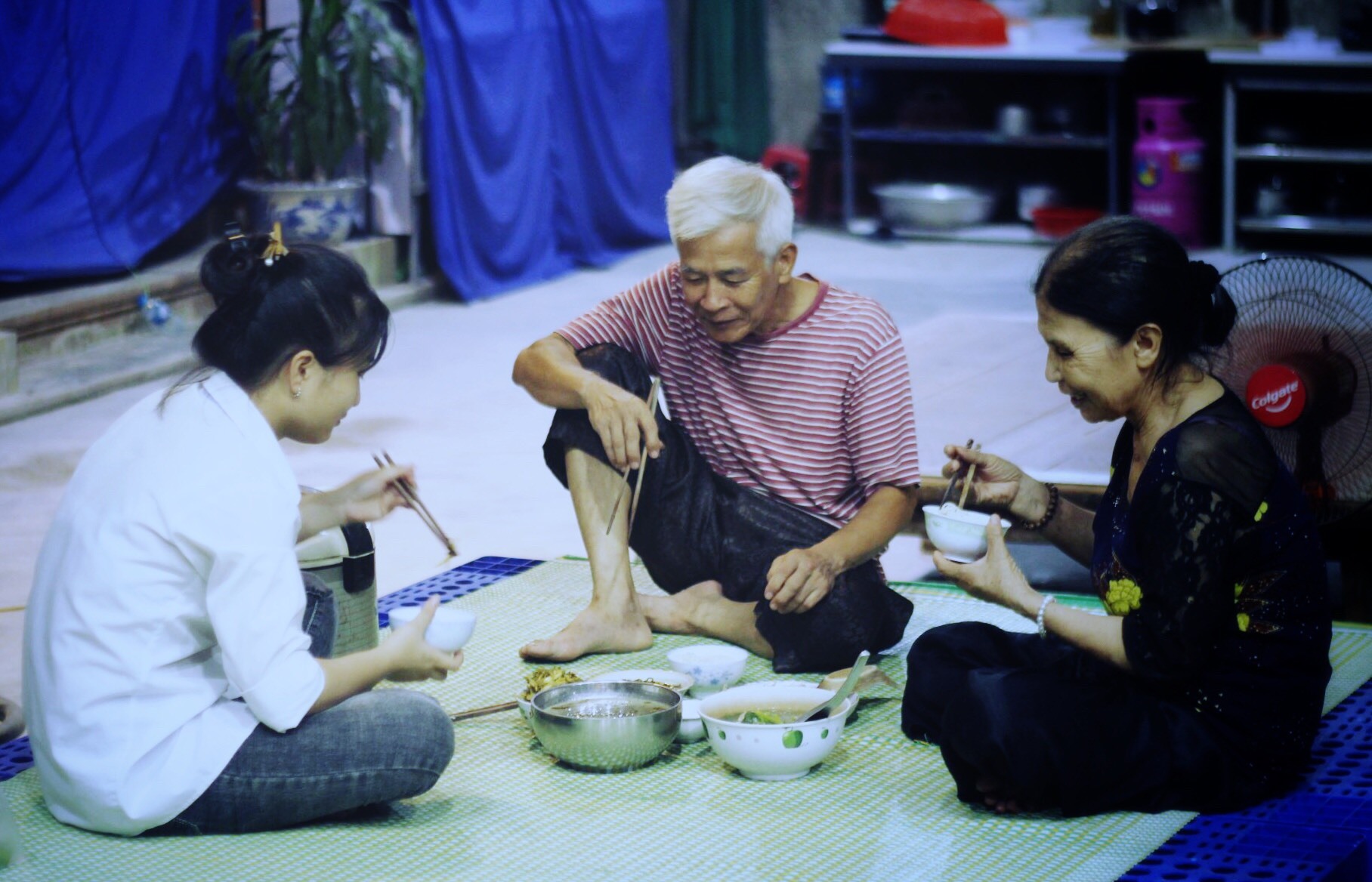 Nữ sinh mong đỗ ĐH để tổ chức đám cưới cho ông bà ngoại-1