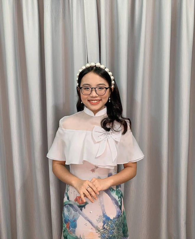 Sau khi bị chỉ trích vì ăn mặc không phù hợp độ tuổi, Phương Mỹ Chi đã thay đổi thế nào?-10