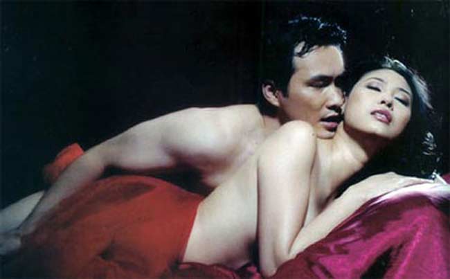 Những hoa hậu từng bạo dạn cởi áo chụp nude, vẫn không bỏ ngoài tai được thị phi-10