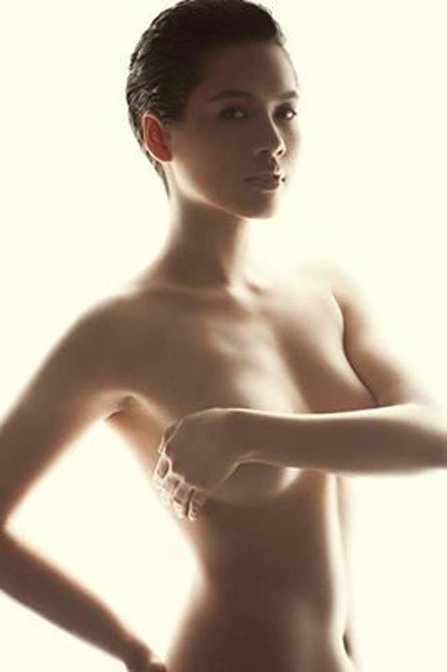 Những hoa hậu từng bạo dạn cởi áo chụp nude, vẫn không bỏ ngoài tai được thị phi-18