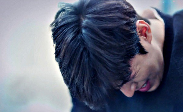 Bị phản bội cô nàng bơ đi, nhưng đến ngày người cũ cưới lại ra hiệu thuốc mua một thứ làm quà và hả hê xem kết quả-2