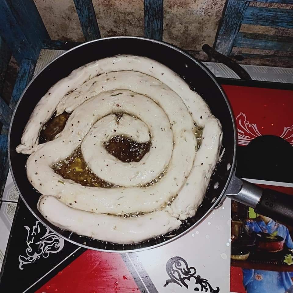 Chồng nhanh nhảu vào bếp làm cơm lại bị vợ mắng té tát, dân mạng chỉ biết cười bò khi nhìn thành quả-1