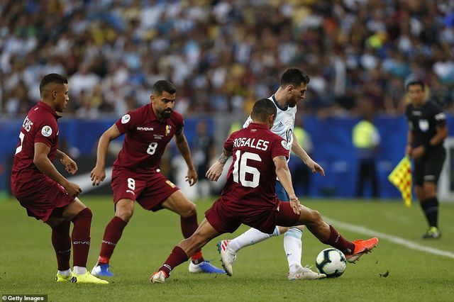 Thắng Venezuela, Argentina đối đầu Brazil ở bán kết Copa America 2019-10