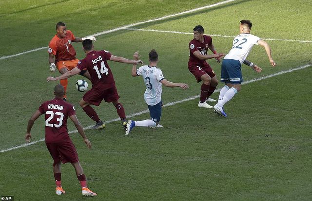 Thắng Venezuela, Argentina đối đầu Brazil ở bán kết Copa America 2019-1