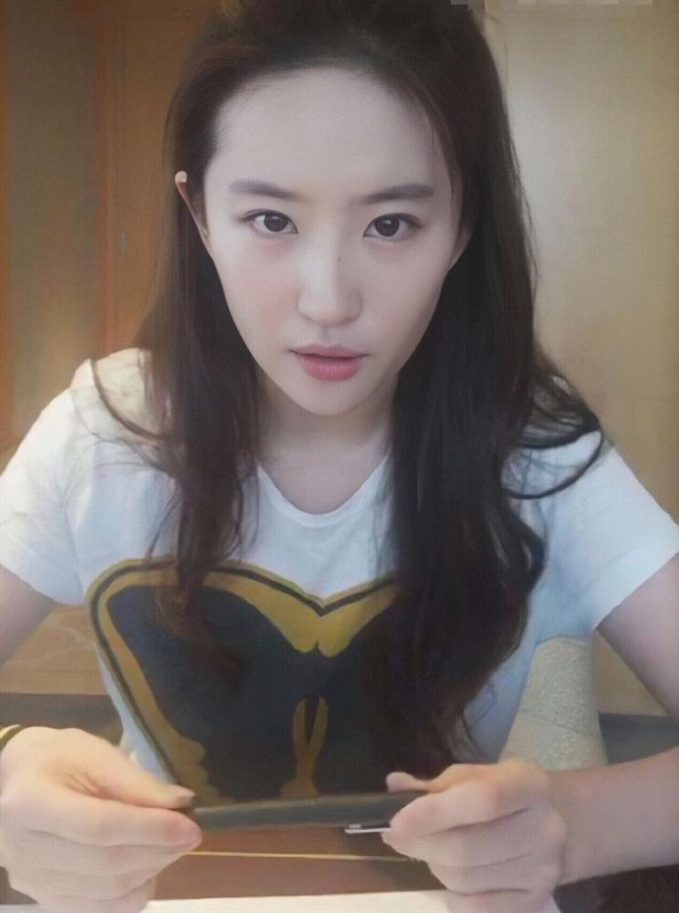 Ảnh chụp camera thường của Địch Lệ Nhiệt Ba - Lưu Diệc Phi - Triệu Lệ Dĩnh chứng minh đẳng cấp nhan sắc là có thật!-5