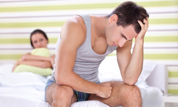 Đang mệt mà vẫn gắng gượng chiều chồng”, nào ngờ vừa xong việc, anh bật đèn rồi mặc áo vào bỏ đi-2