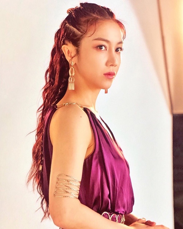 Bị đồn là tiểu tam xen giữa Song Song, mỹ nhân Kim Ok Bin có động thái suốt 2 ngày qua và bị fan Việt khủng bố-2