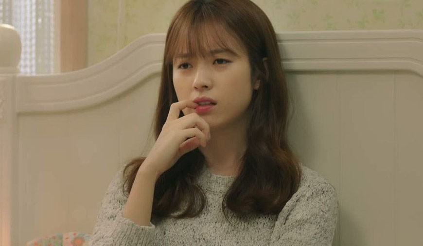 Biết bố chồng ngoại tình, mẹ chồng giận cá chém thớt” đuổi con trai, con dâu ra khỏi nhà vì lý do nực cười này-2