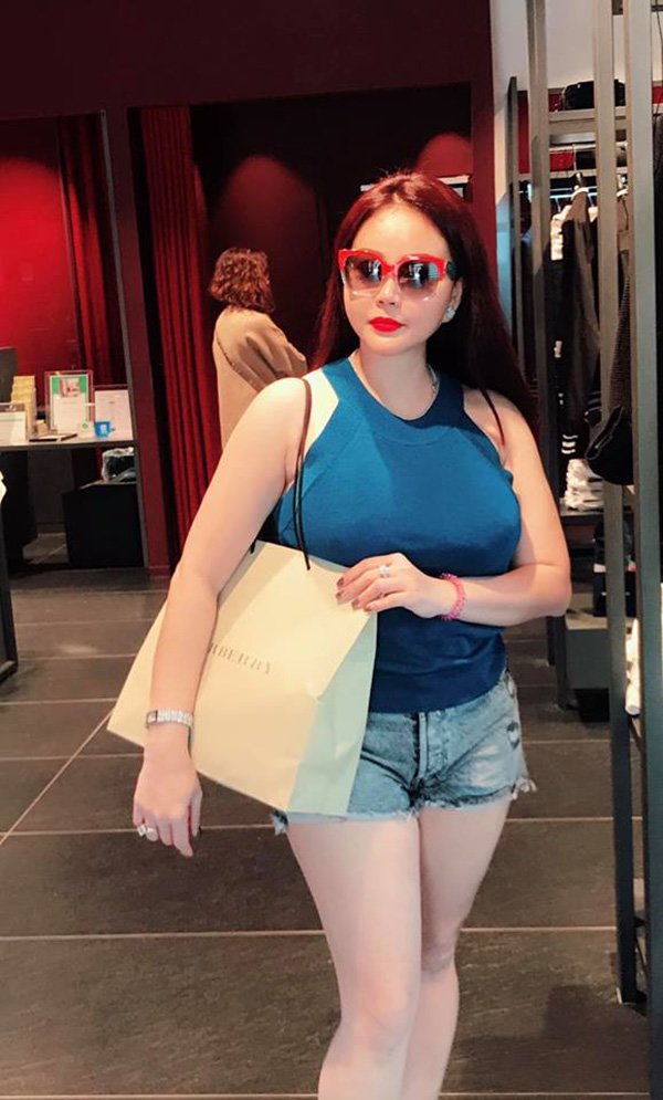 U50 vẫn diện áo ren khoe vòng 1, ít ai táo bạo như mỹ nhân được Hoài Linh đòi cưới”-10