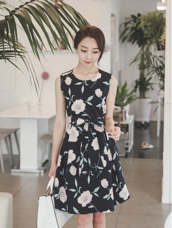 U50 vẫn diện áo ren khoe vòng 1, ít ai táo bạo như mỹ nhân được Hoài Linh đòi cưới”-11